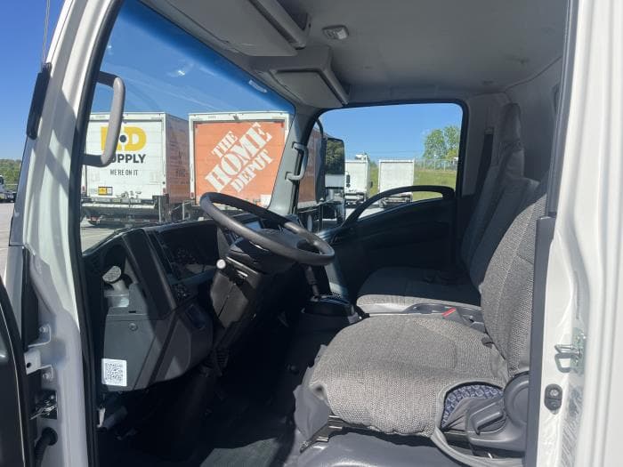 2024 Isuzu NPR — photo 10