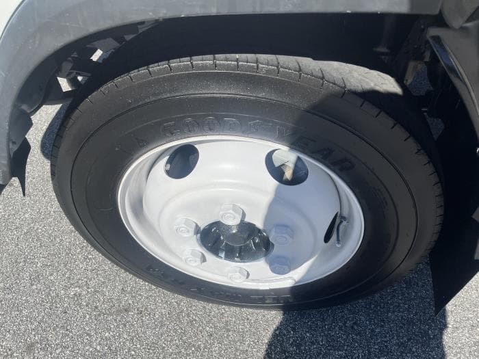 2024 Isuzu NPR — photo 17