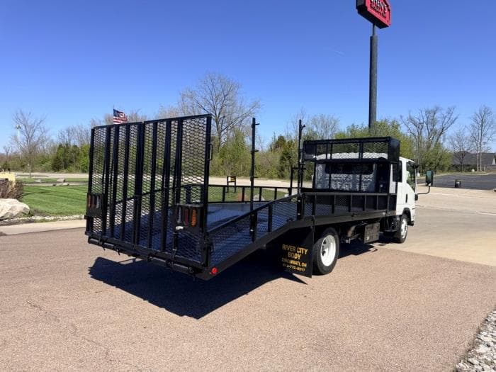 2026 Isuzu NPR — photo 6