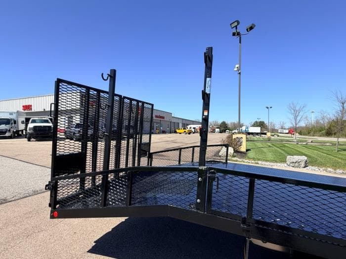 2026 Isuzu NPR — photo 15