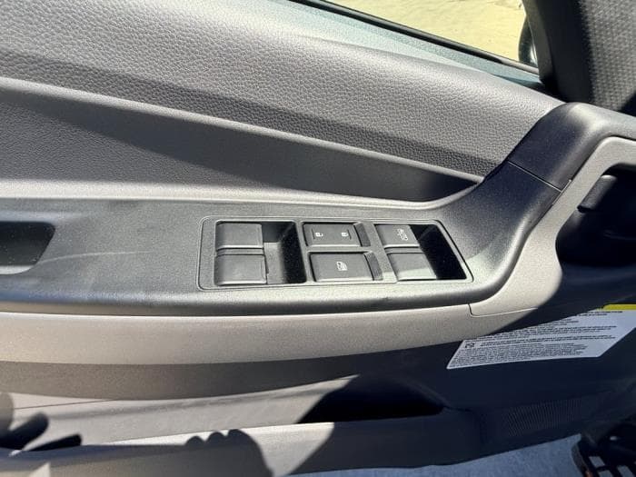 2026 Isuzu NPR — photo 18