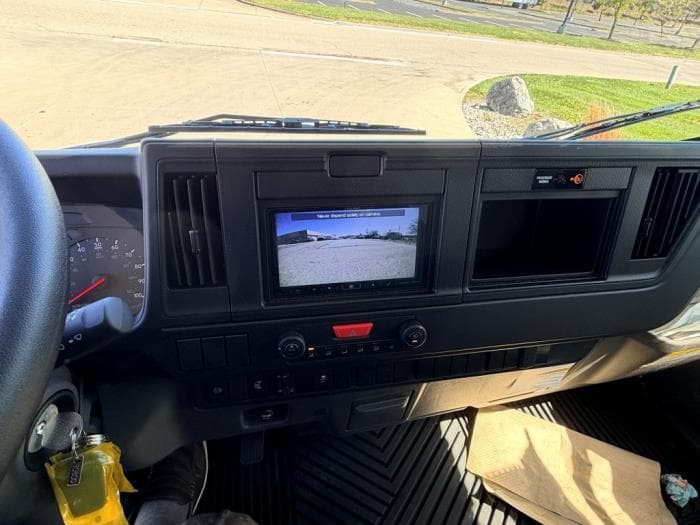 2026 Isuzu NPR — photo 21