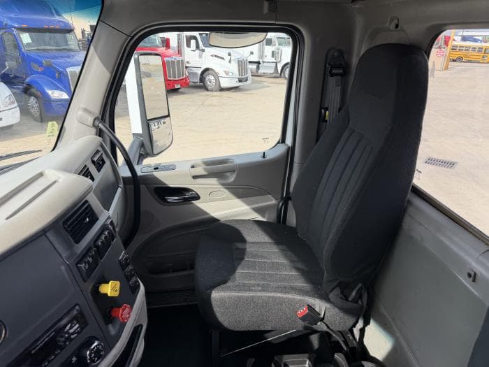 2019 Peterbilt 579 — photo 26