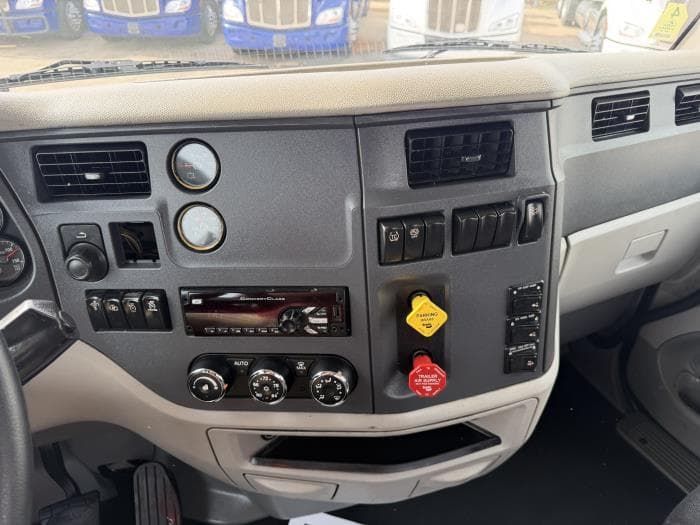 2019 Peterbilt 579 — photo 30