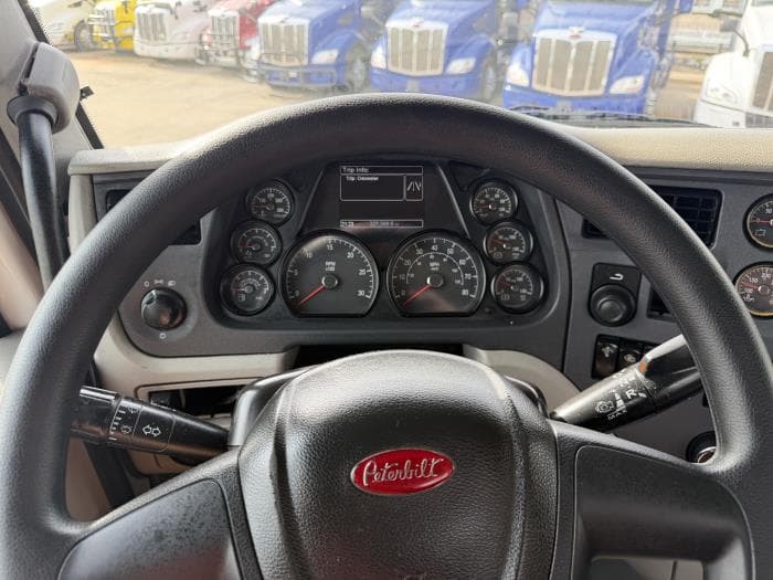 2019 Peterbilt 579 — photo 31