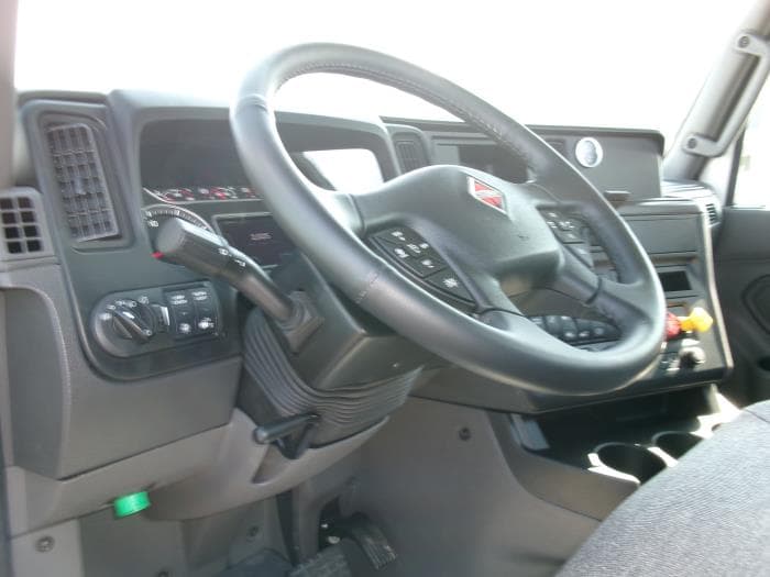 2026 International LT — photo 11