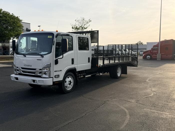 2027 Isuzu NPR — photo 15