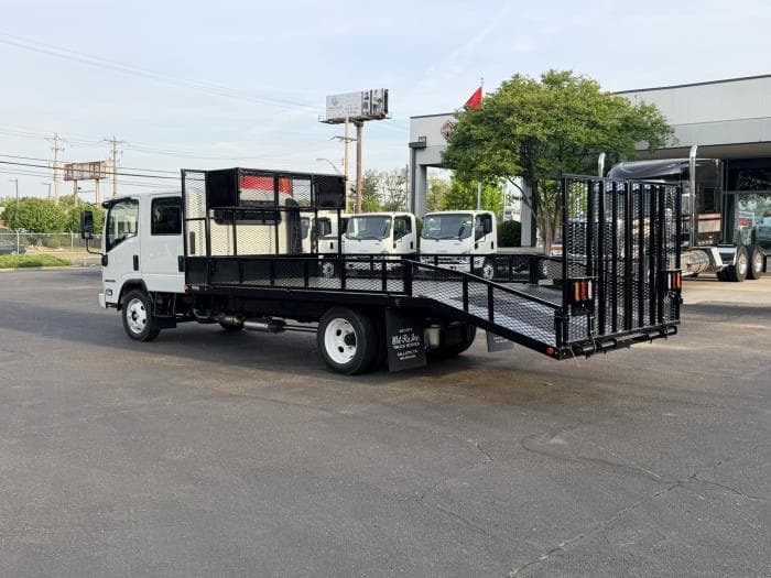 2027 Isuzu NPR — photo 17