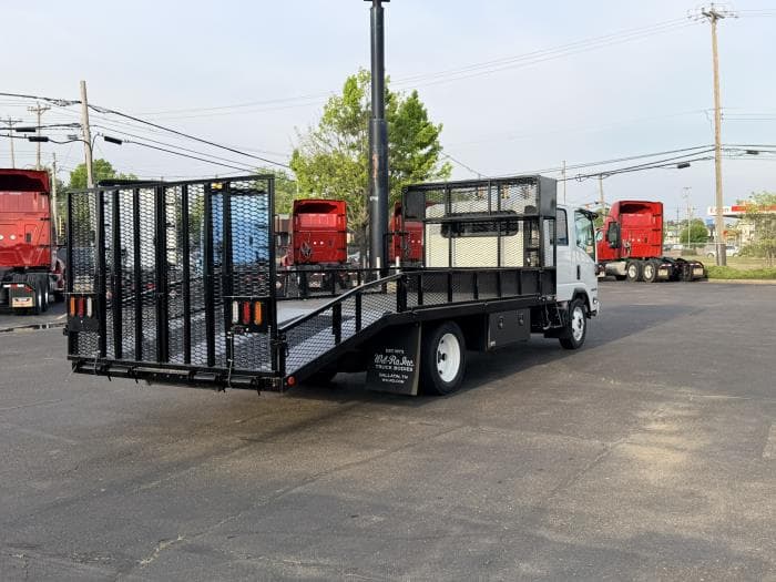 2027 Isuzu NPR — photo 19