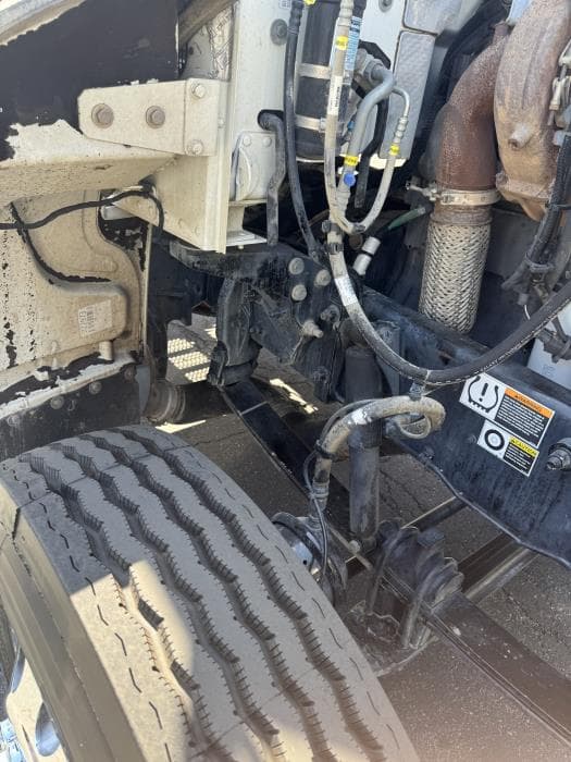 2020 Peterbilt 348 — photo 15