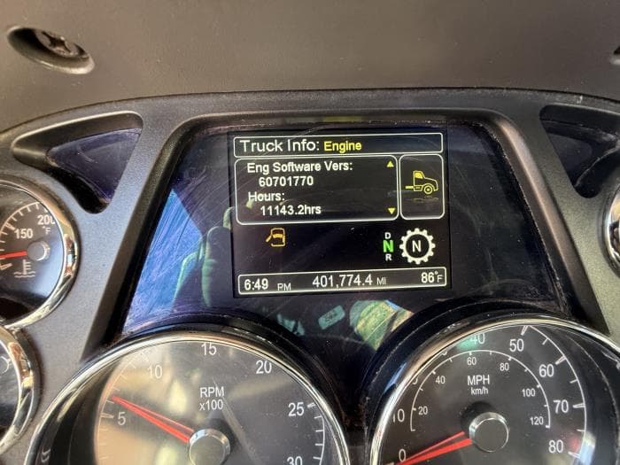 2020 Peterbilt 579 — photo 13