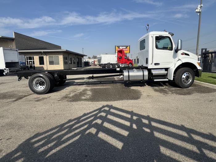 2027 Peterbilt — photo 5