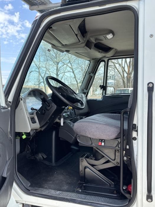 2019 International 4300 — photo 11