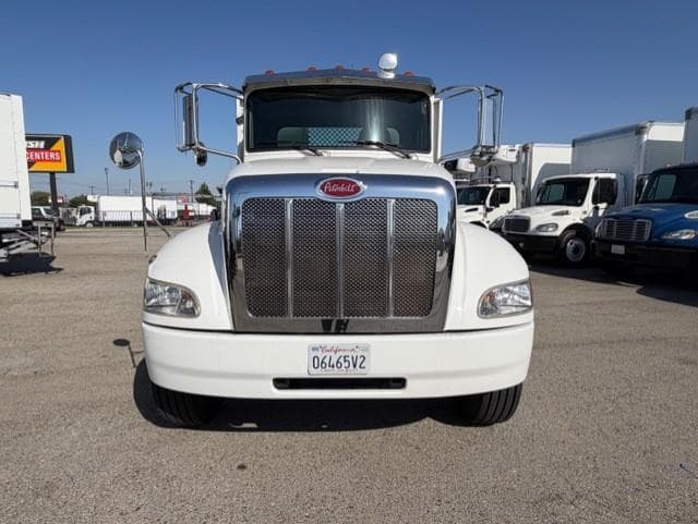 2020 Peterbilt 337 — photo 3
