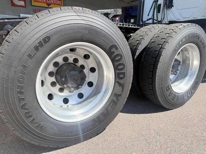 2020 International LT — photo 2