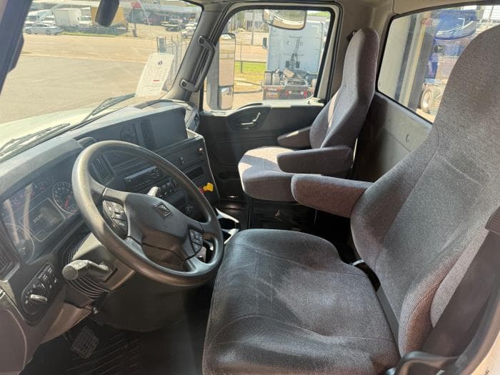 2020 International LT — photo 3