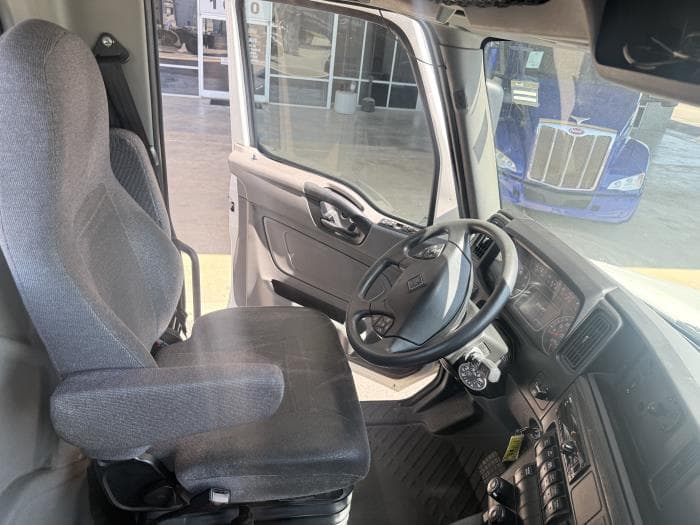 2020 International LT — photo 11