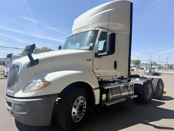 2020 International LT — photo 13