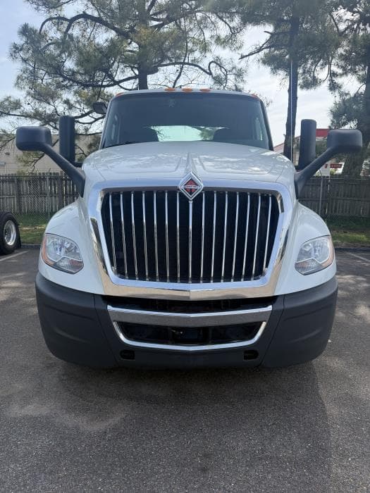 2021 International LT — photo 2