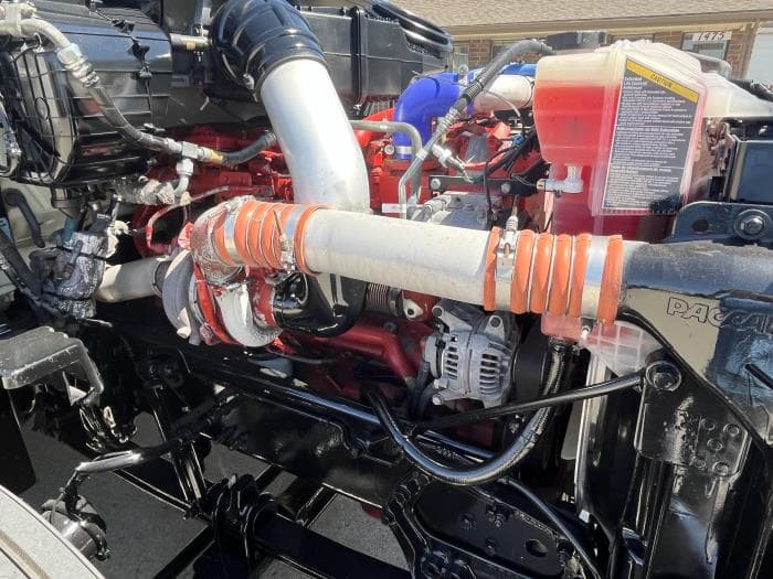 2015 Peterbilt 579 — photo 8