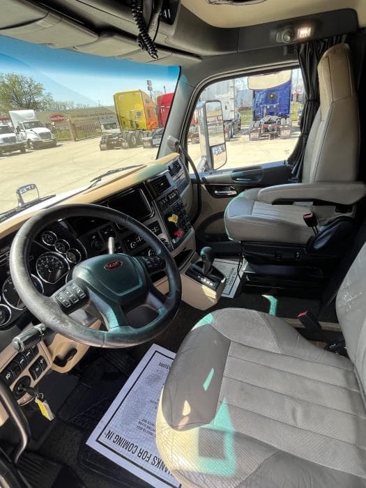 2015 Peterbilt 579 — photo 14