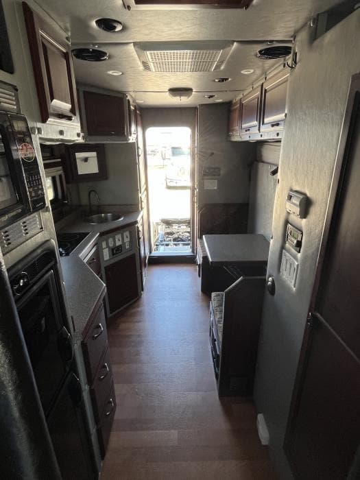 2015 Peterbilt 579 — photo 18