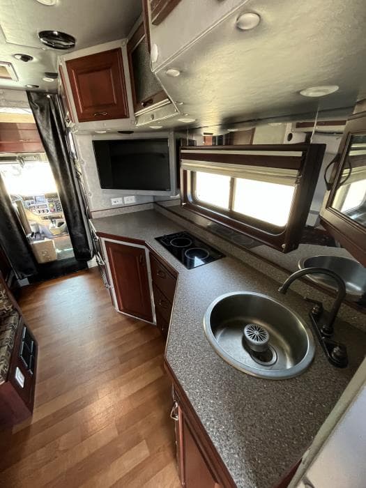 2015 Peterbilt 579 — photo 25