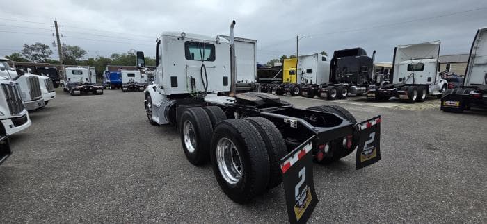 2023 Peterbilt 567 — photo 4