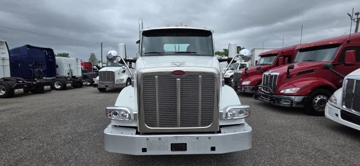 2023 Peterbilt 567 — photo 9