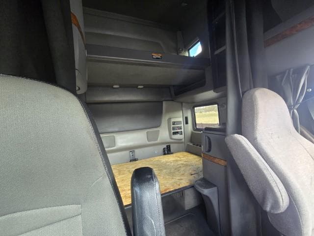 2022 International LT — photo 10