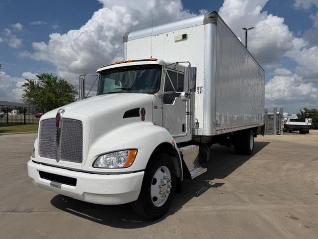 2022 Kenworth T270 — photo 2