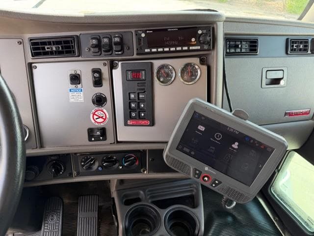 2022 Kenworth T270 — photo 23