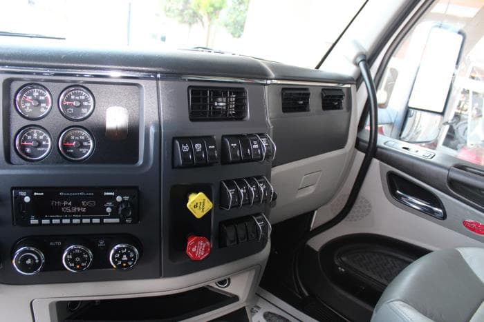 2022 Peterbilt 567 — photo 12