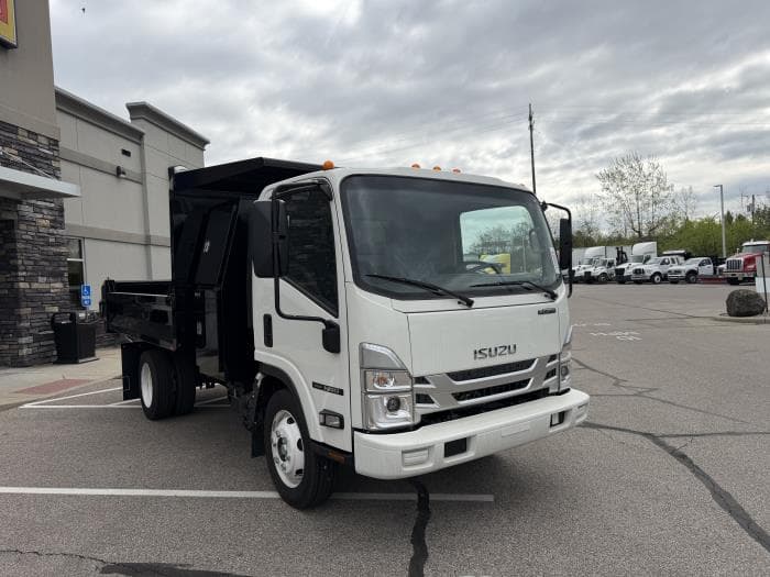 2025 Isuzu NRR — photo 3