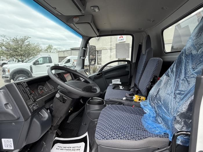 2025 Isuzu NRR — photo 11