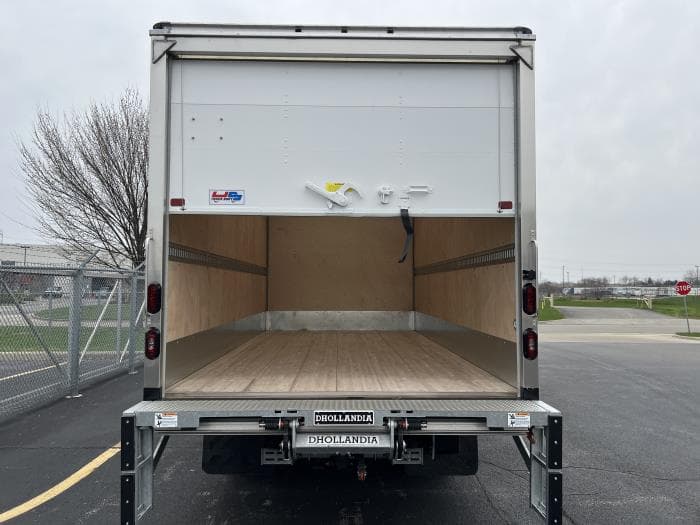 2025 Isuzu NPR — photo 6