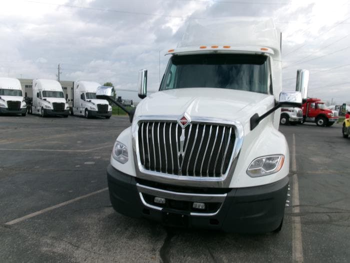 2019 International LT — photo 3