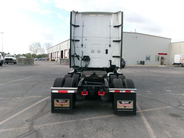 2019 International LT — photo 5