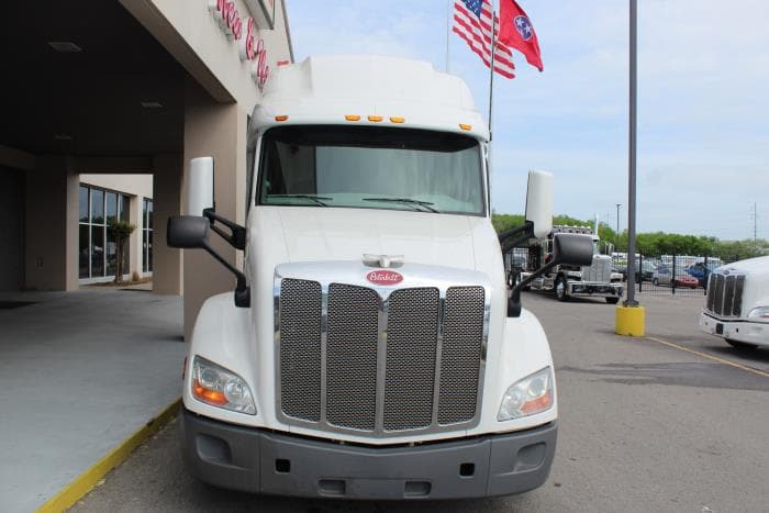 2020 Peterbilt 579 — photo 3