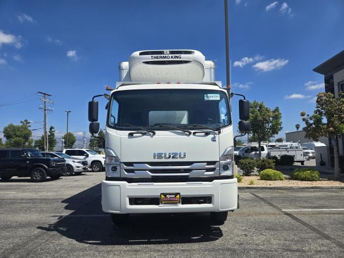 2023 Isuzu FTR — photo 3