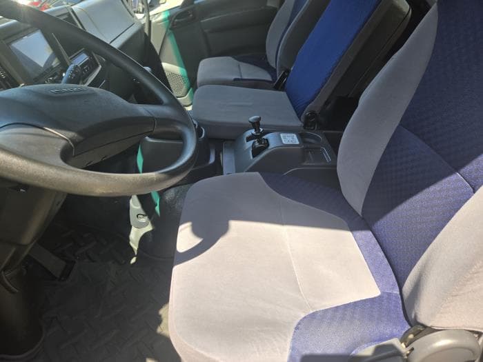 2023 Isuzu FTR — photo 10