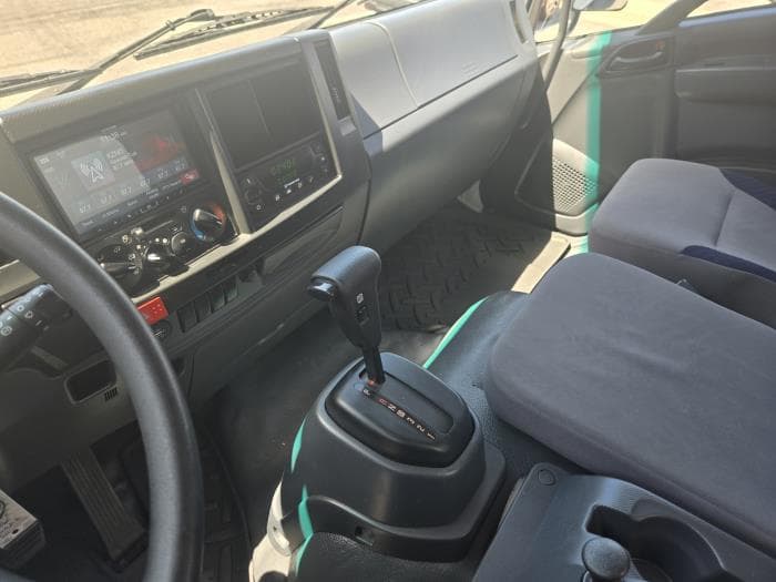 2023 Isuzu FTR — photo 13