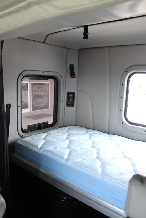 2021 Peterbilt 567 — photo 15