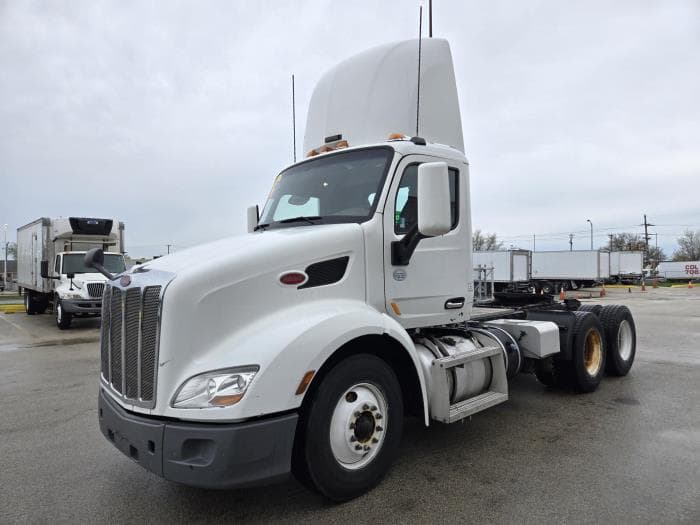 2016 Peterbilt 579 — photo 2