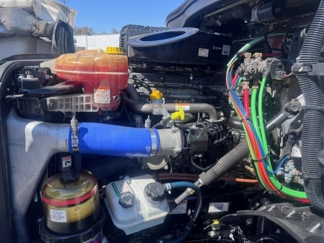 2019 Freightliner Cascadia — photo 12