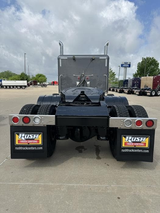 2021 Peterbilt 567 — photo 5