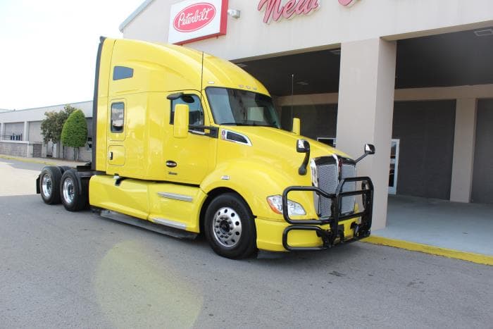 2022 Kenworth T680 — photo 2