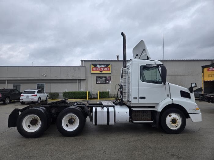 2016 Volvo VNL 300 — photo 4