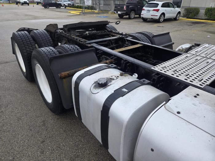 2016 Volvo VNL 300 — photo 7