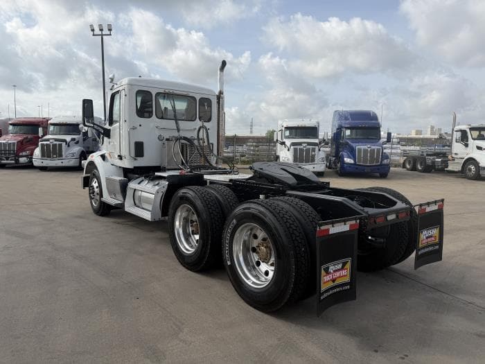 2020 Peterbilt 567 — photo 4